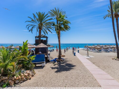Calma Mediterráneo - Apartment on the seafront promenade of Marbella