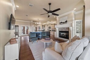 Smart TV, fireplace, offices