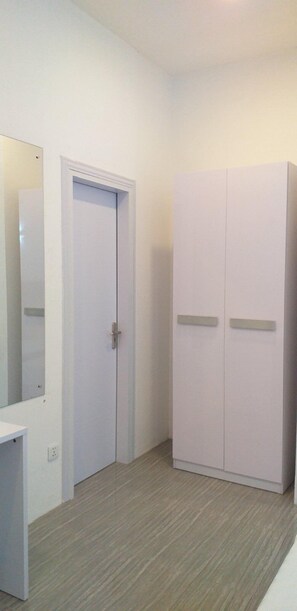 ห้องดีลักซ์ดับเบิล, วิวสวน | ผ้าม่านกันแสง, เตารีด/โต๊ะรีดผ้า, Wi-Fi ฟรี