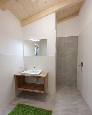 Apartment | Badezimmer