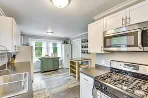 Refrigerador, microondas, horno, placa de cocina