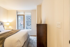 2 Schlafzimmer, Schreibtisch, Bügeleisen/Bügelbrett, WLAN