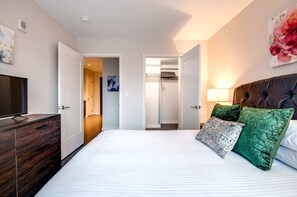 1 bedroom, desk, iron/ironing board, WiFi