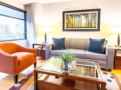 Apt Downtown Near Restaurants