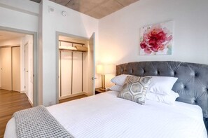 1 bedroom, desk, iron/ironing board, WiFi