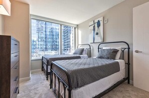 2 makuuhuonetta, työpöytä, silitysrauta/-lauta, Wi-Fi