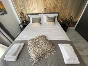 1 chambre, fer et planche à repasser, Wi-Fi, literie fournie