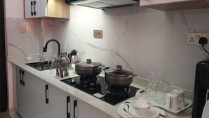 Classic Studio | Private kitchen | Fridge, microwave, oven, blender - Smart Homes - The Luxe Retreat (Nairobi)