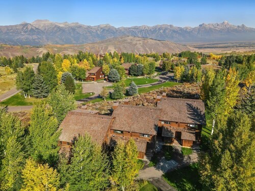 Boundary JH - Harvest Dance Townhome Jackson, WY