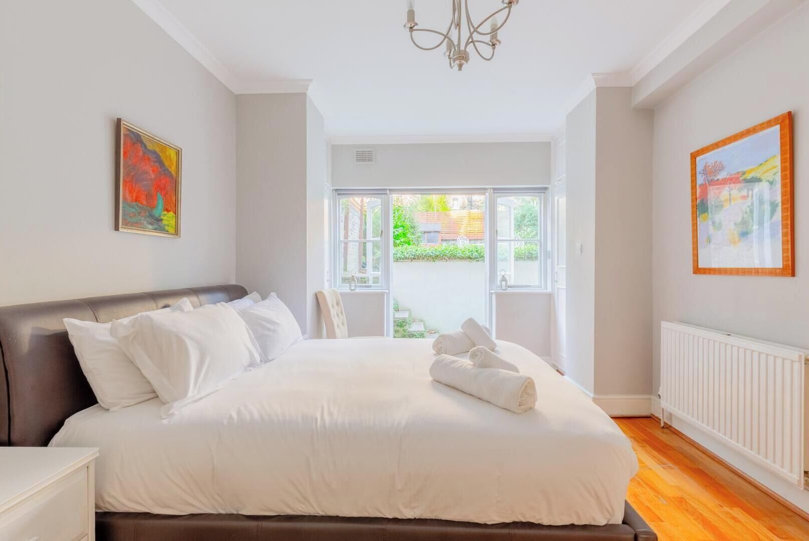 2 bedrooms, iron/ironing board, Internet, bed sheets