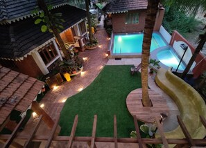 2 piscinas al aire libre