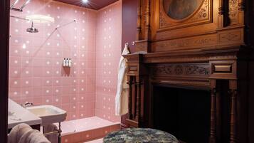 Luxe | Bathroom | Free toiletries, hair dryer, towels, soap