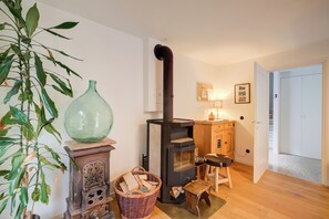 Chalet familial, plusieurs chambres, 2 salles de bains, côté montagne (La Canonica) | Intérieur