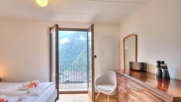 Familienchalet, 2 Schlafzimmer, 2 Bäder, Bergseite (La Canonica)