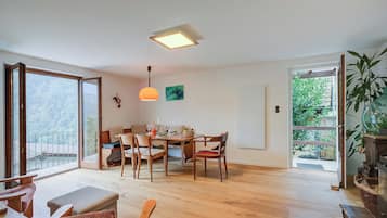 Chalet familiare, camere multiple, 2 bagni, lato montagna (La Canonica) | Ristoranti