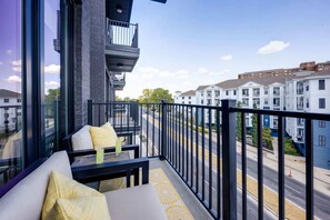 Property grounds - West End Getaway for 5 w/Pool! (Nashville)
