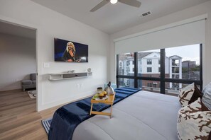 2 bedrooms, iron/ironing board, WiFi, bed sheets - West End Getaway for 5 w/Pool! (Nashville)