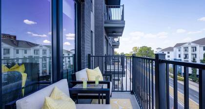 West End Getaway for 5 w/Pool!
