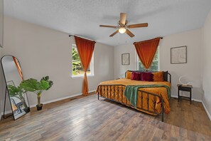 2 chambres, fer et planche à repasser, lit parapluie, Wi-Fi gratuit