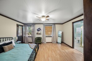 2 Schlafzimmer, Bügeleisen/Bügelbrett, Reisekinderbett, kostenloses WLAN