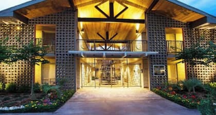 Spring Special Stay | 2BR Galleria Condo Pool