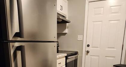 Charming 2-bedroom Home near Rome