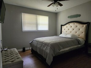 2 bedrooms, iron/ironing board, WiFi, bed sheets