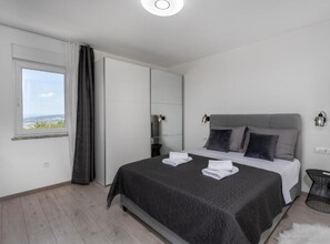 Villa (Four Bedroom Villa with Private Pool) | 4 soverom, barnesenger og wi-fi (inkludert)