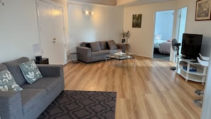 8 chambres, bureau, Wi-Fi gratuit, draps fournis