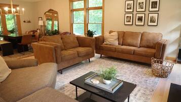 TV, fireplace, offices