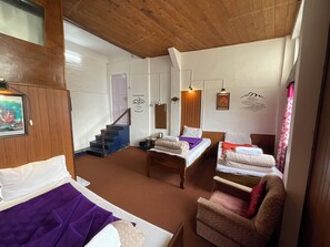 Family Quadruple Room, Hill View | WiFi (free), bed sheets - HOTEL LONG ISLAND (Darjeeling)