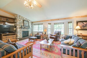 House (3 Bedrooms) | Interior - Cozy Home w/ Hot Tub: 7 Mi to Pagosa Hot Springs (Pagosa Springs)