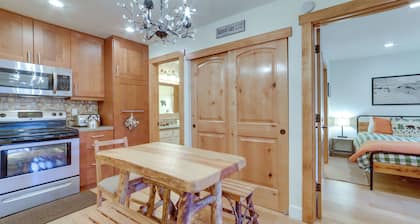 Ski Condo w/ Community Amenities in Mammoth Lakes!