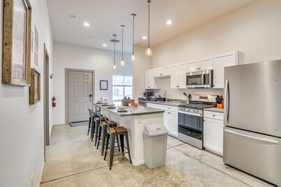 Tucson Fourplex Townhome: Grill & Shared Hot Tub