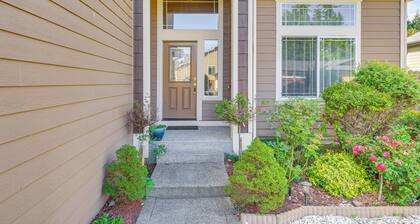 Family-friendly Home w/ Patio & Garden in Everett!