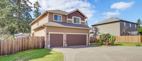 House (4 Bedrooms) | Front of property