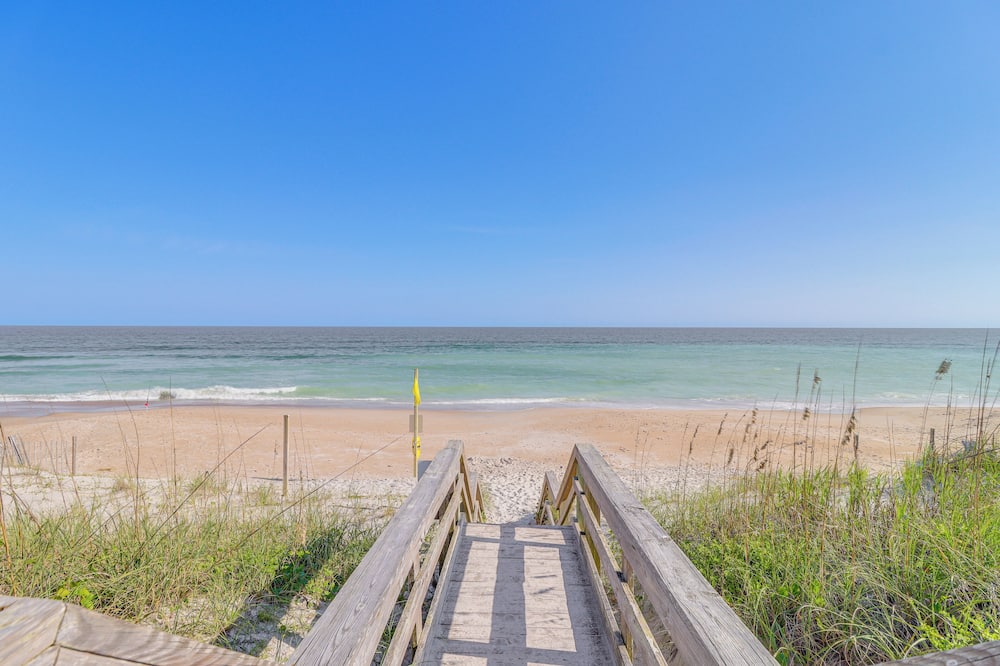 Walk to Beach: Family-friendly Surf City Condo! - Surf City, NC