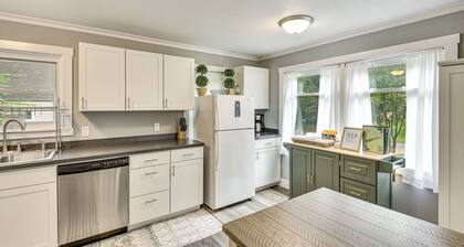 < 1 Mi to Notre Dame: Family-friendly Home!