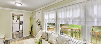 < 1 Mi to Notre Dame: Family-friendly Home!