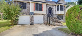 Home w/ Dog-friendly Yard in Quiet Atlanta Suburb