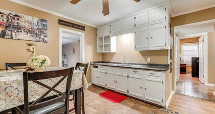 Fire Pit & Grill: Victoria Home Near Downtown