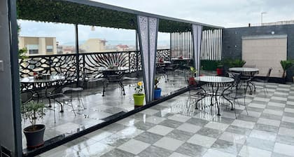 Sunroof Hotel & Rooftop Kitchen