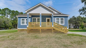 House (3 Bedrooms) | Front of property