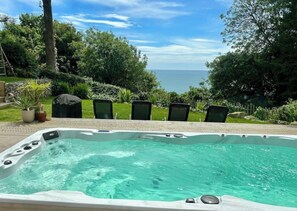 Bañera de hidromasaje exterior