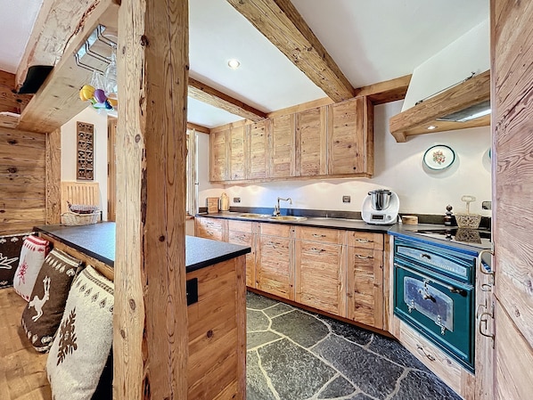 Oven, stovetop, dishwasher