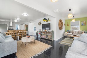 Smart TV, foosball - Big Kahuna: Semi-Oceanfront | Tiki Bar | Fire Pit (Avon)