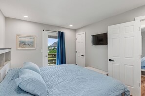 3 habitaciones, tabla de planchar con plancha, wifi y ropa de cama 