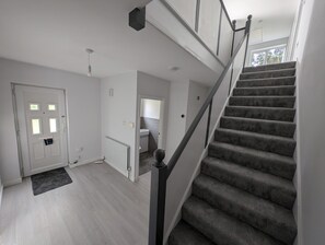 Interior - Welcoming 5-bedroom house with WiFi in Twickenham (Twickenham)