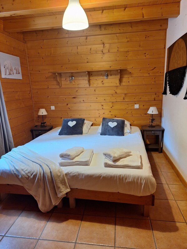 4 bedrooms, WiFi, bed sheets - Chalet Hideaway 1, Chamonix - Grands Montets (Chamonix-Mont-Blanc)