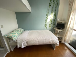 1 bedroom, iron/ironing board, WiFi, bed sheets